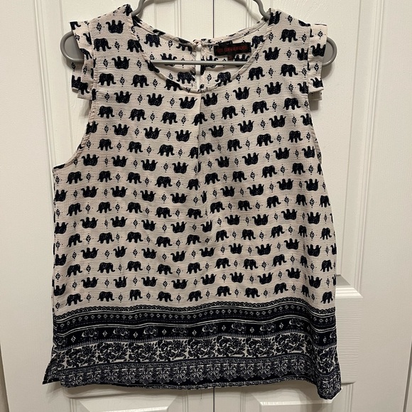 SM Wardrobe Tops - Sm Wardrobe Squared Shoulder Elephant Dress Top size XL